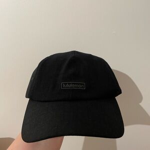 Black lululemon cap
